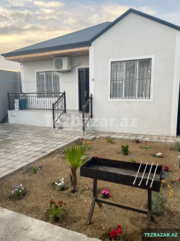 Qalada 3 otaqlı ev satılır Qalada 3 otaqlı ev satılır