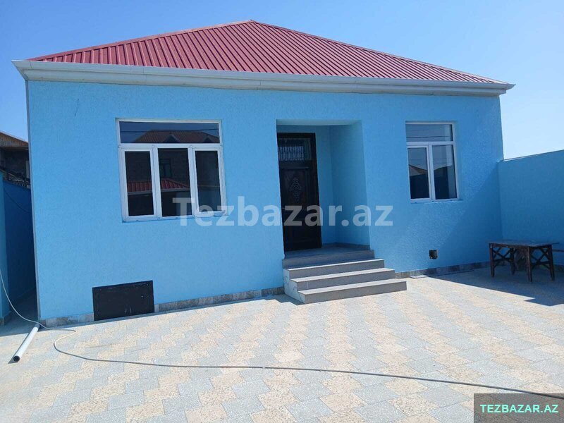 Albalılıqda həyəty evi satılır Albalılıqda həyəty evi satılır