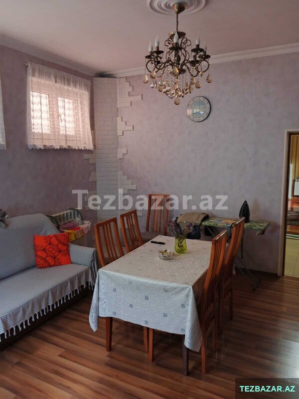 Montinde 4 otaqli heyet evi satilir Montinde 4 otaqli heyet evi satilir