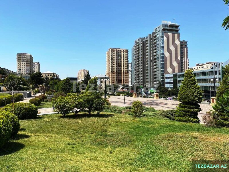 E. Akademiyasi metrosu, Shokolad tower E. Akademiyasi metrosu, Shokolad tower