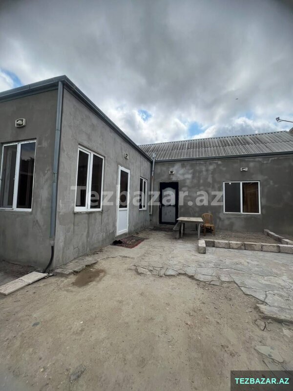 mastagada tam merkezde 3 otaqli ev satilir mastagada tam merkezde 3 otaqli ev satilir