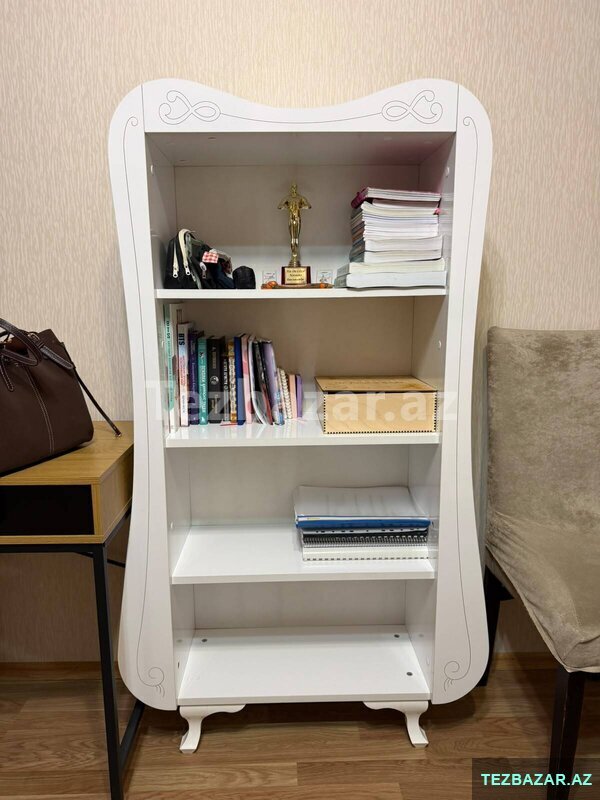 Kitab rəfi ve güzgülü komod Kitab rəfi ve güzgülü komod
