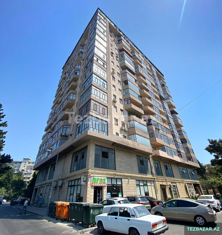 Kooperasiya Universitetinin yaxin. 4 otaqli menzi satilir Kooperasiya Universitetinin yaxin. 4 otaqli menzi satilir