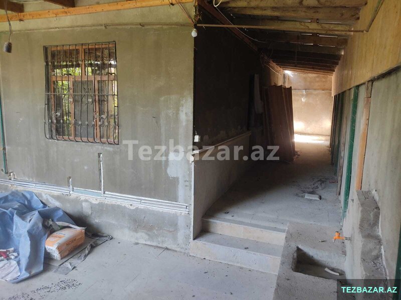 Xocasen metrosu yaxinliginda 4 otaqli heyet evi satilir Xocasen metrosu yaxinliginda 4 otaqli heyet evi satilir