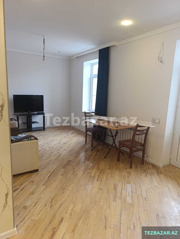 Masazırda təmirli, kupçalı əşyalı bina evi satılır Masazırda təmirli, kupçalı əşyalı bina evi satılır