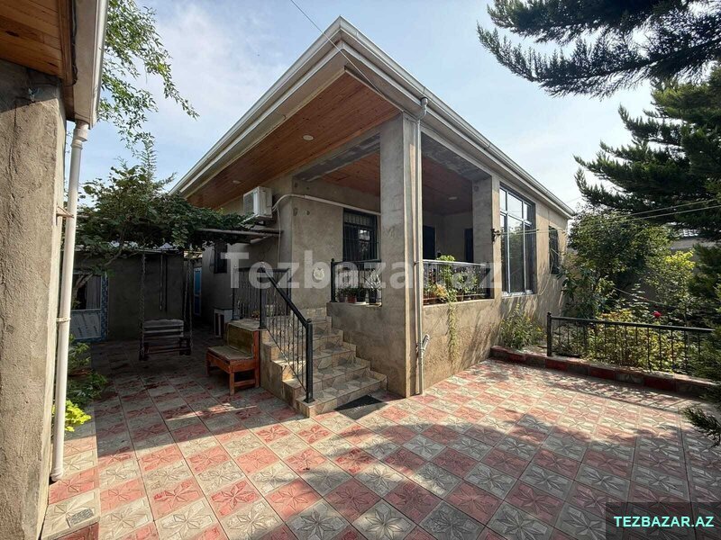 Albalılıqda həyət evi satılır Albalılıqda həyət evi satılır